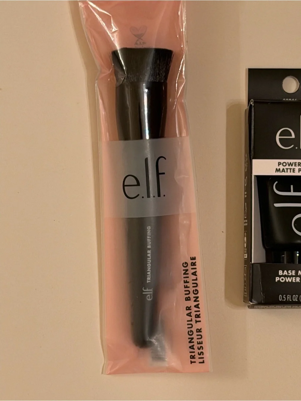 elf Power Grip Matte Primer & Triangular Buffing Brush - Black